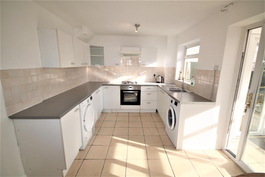 Kitchen a.JPG