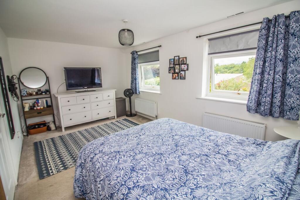 Master Bedroom Pic 2.