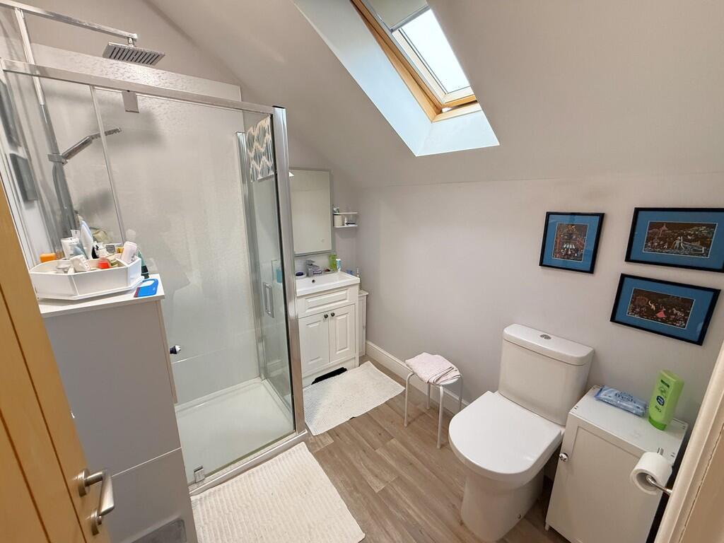 BED ONE EN SUITE