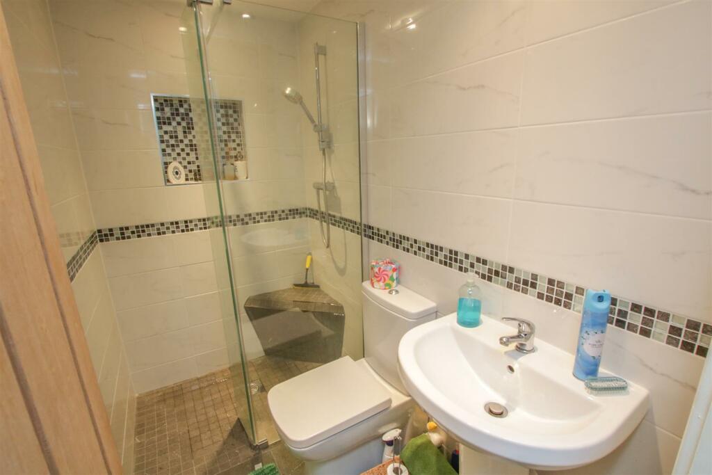 GROUND FLOOR SHOWER ROOM