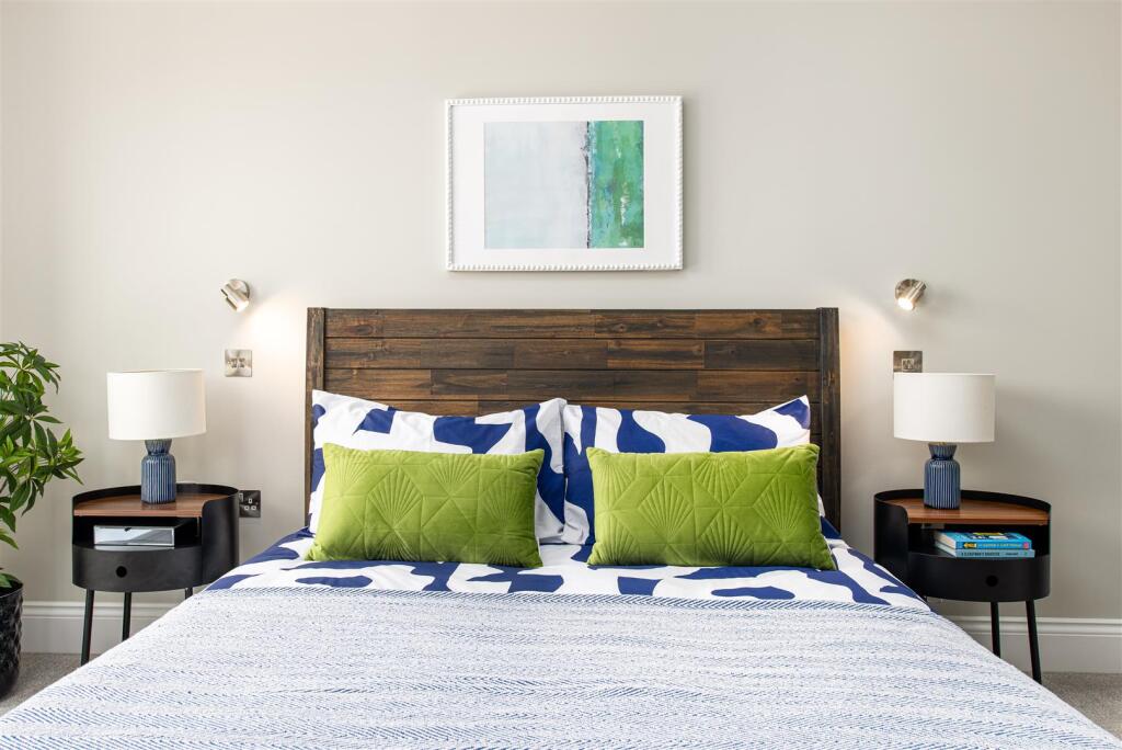 Bedroom1_2.jpg