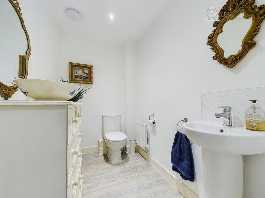 CAM03640G0-PR0034-STILL016