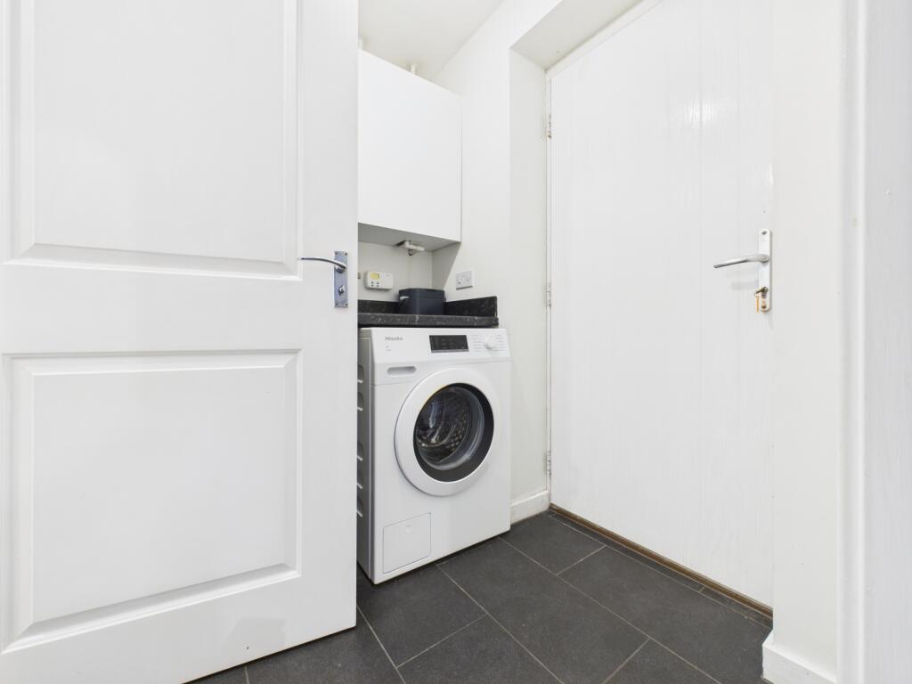 CAM03729G0-PR0094-STILL002