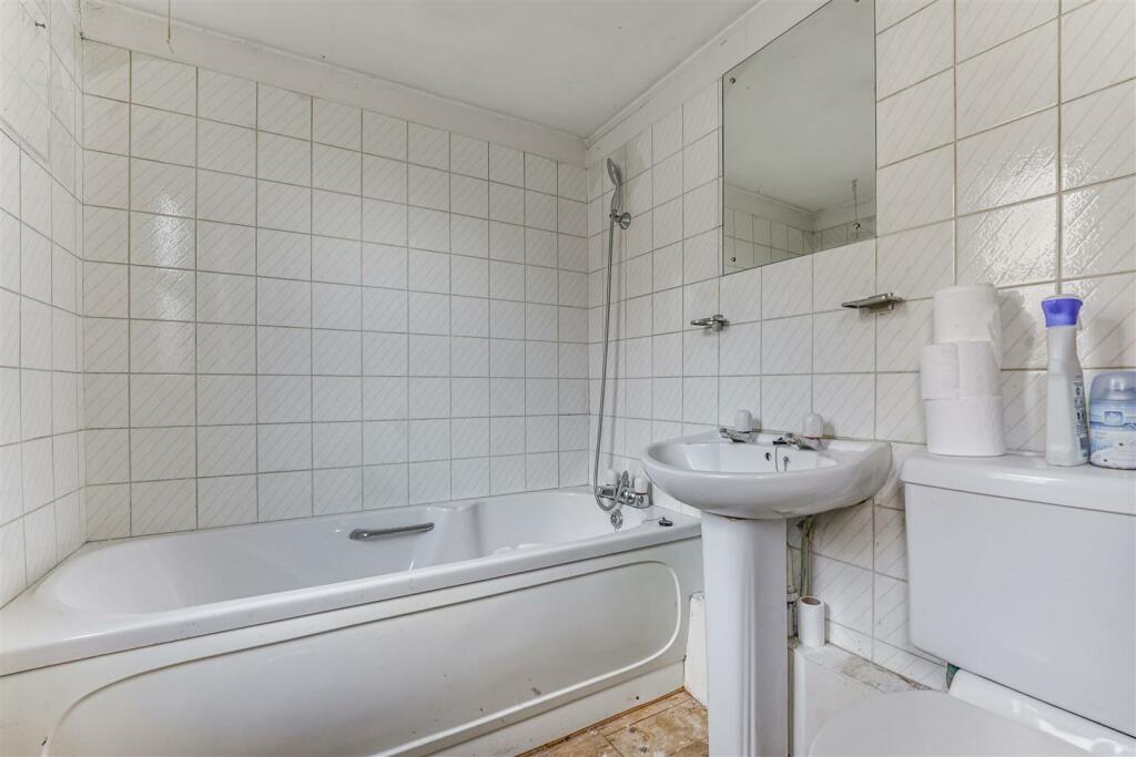 56 Moselles Road-7.jpg