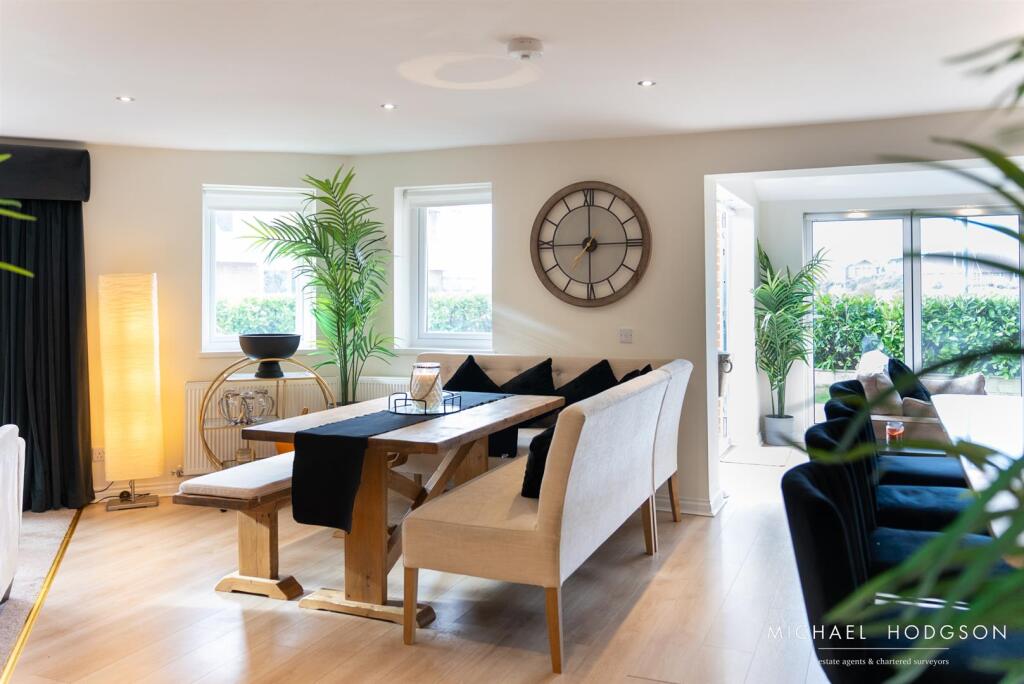 6, Normanby Court-15.jpg