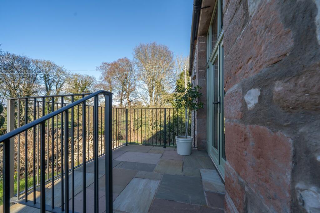 Balcony patio
