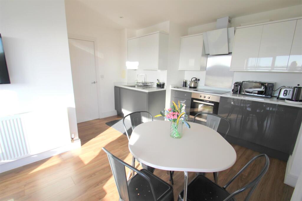 Kitchen Diner (7).JPG