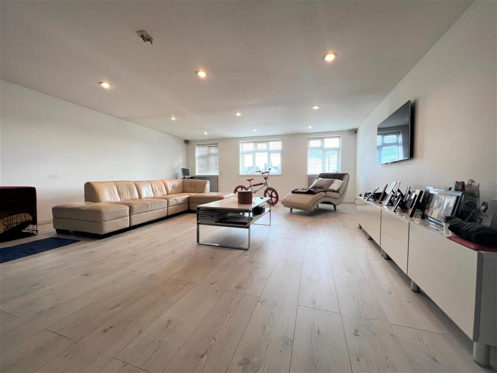 Living Room.jpg