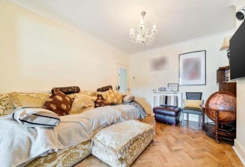 42 Orchard Close - 14.jpg