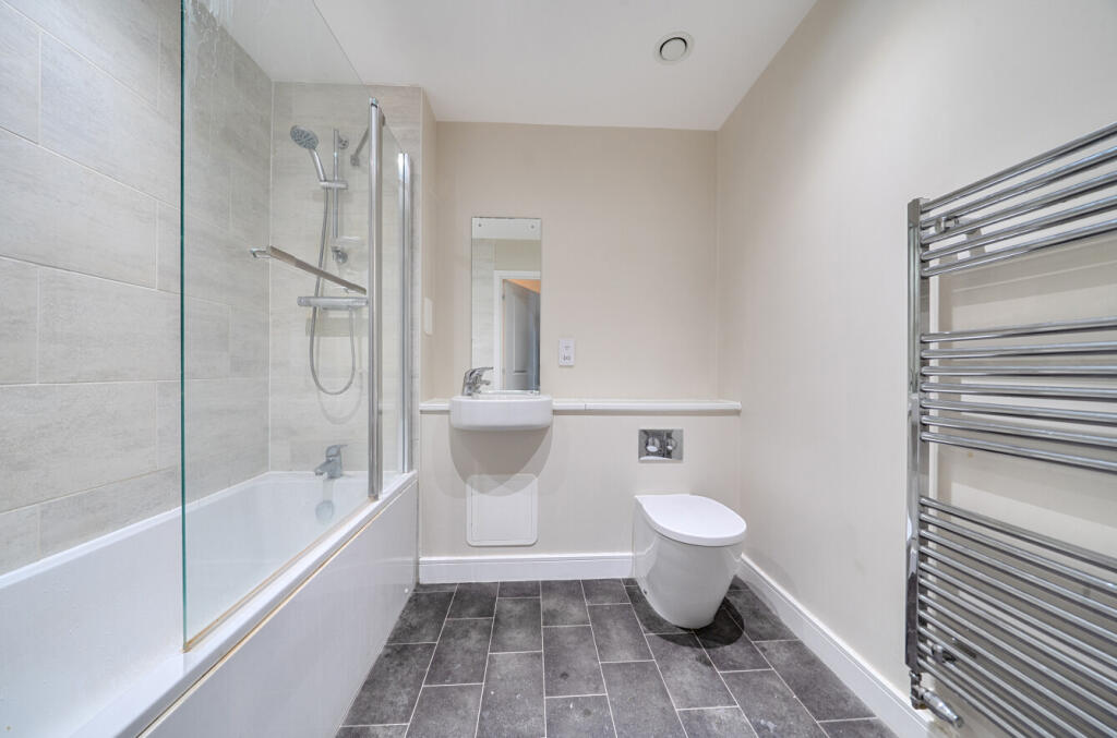 1393606-1-694543f...