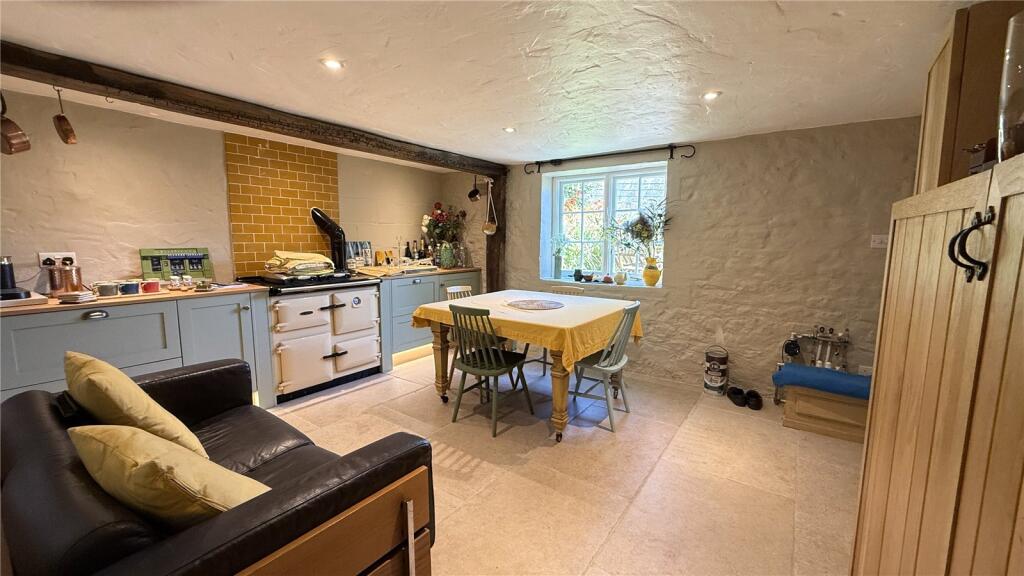 Kitchen/Dining Room