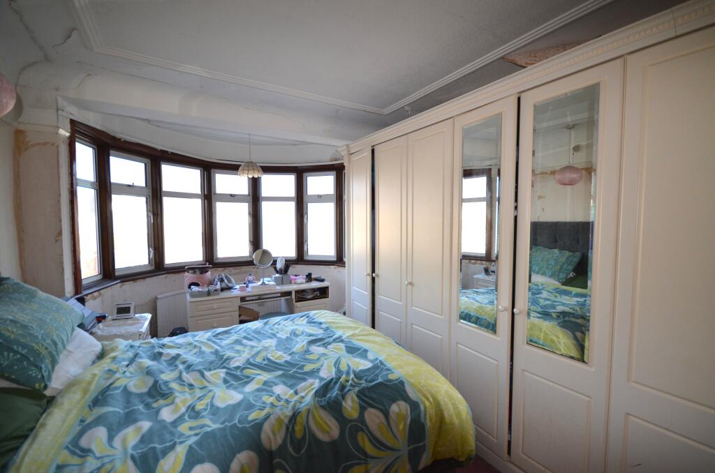 91 Kingshill Drive, Harrow HA3 8QQ