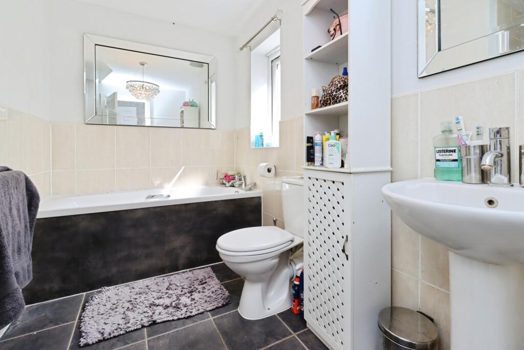 En-Suite Bathroom
