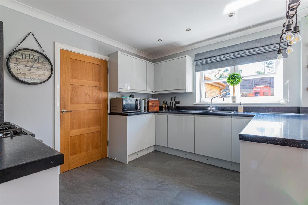 Mountain Road 10-32.jpg