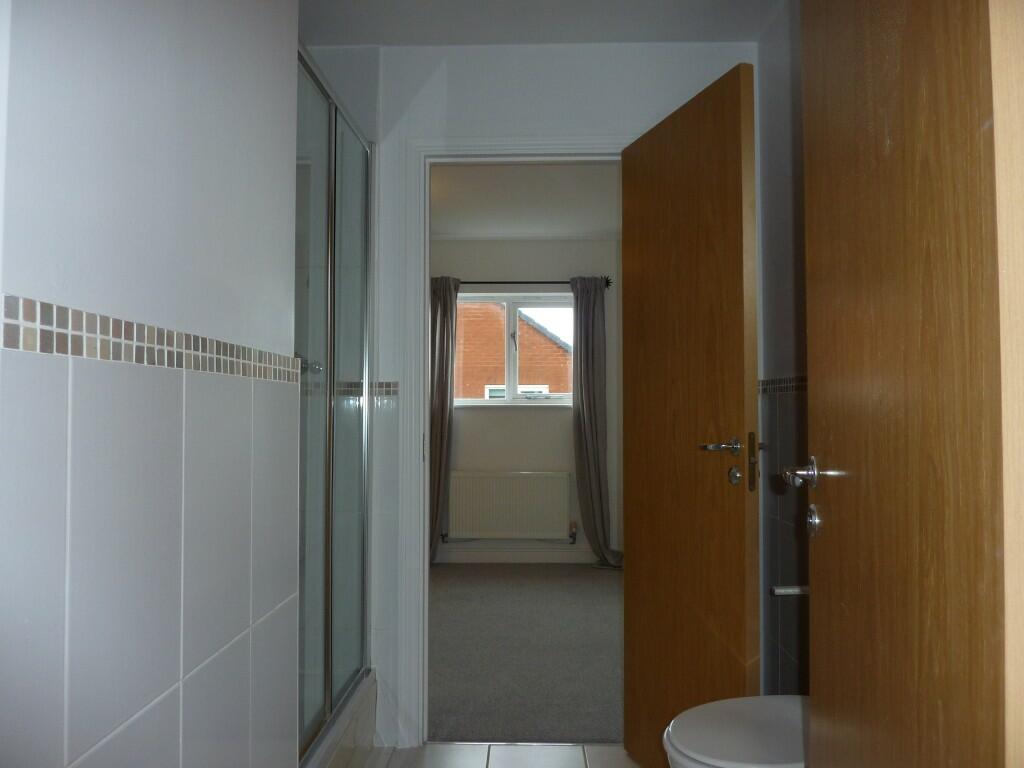 Jack &amp; Jill Ensuite