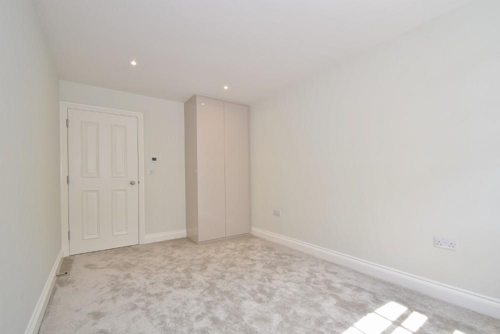 Second Bedroom Wardr