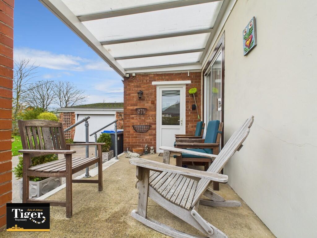 CAM02176G0-PR0745...