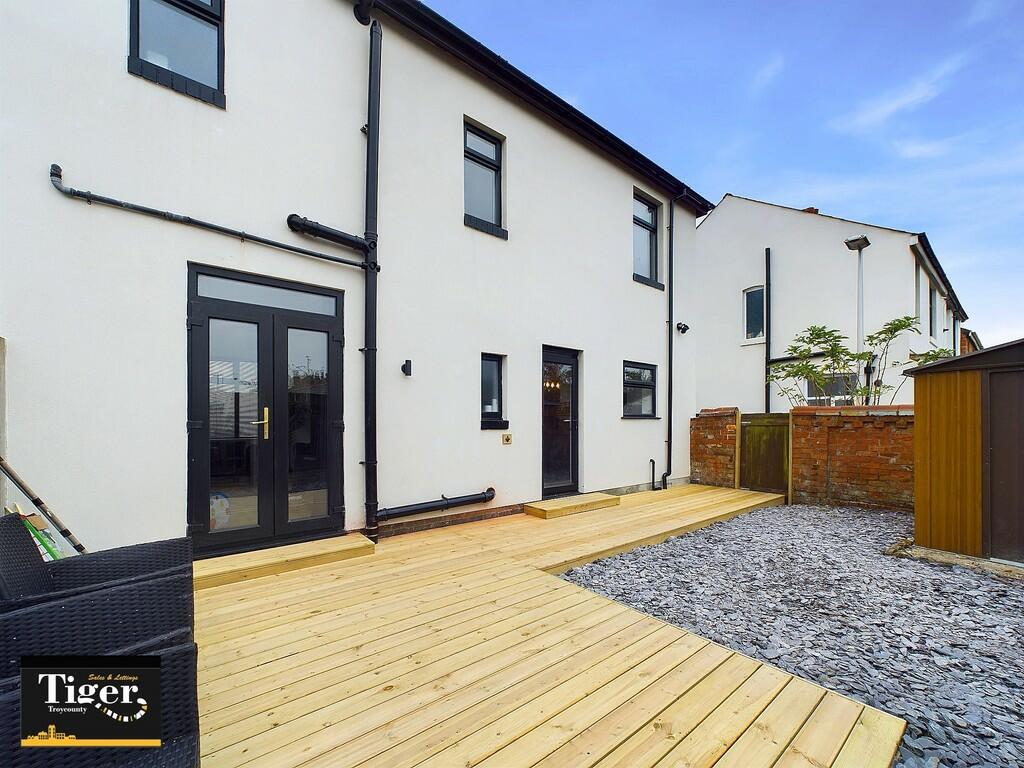 CAM02176G0-PR0393...