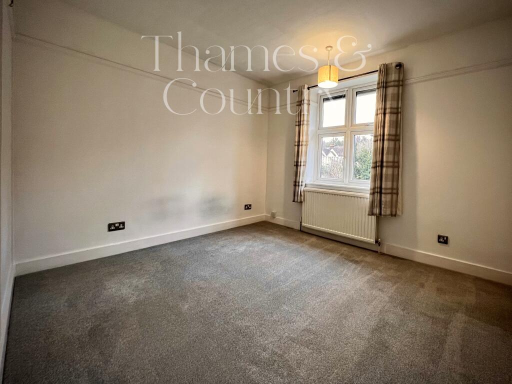 Middle Bedroom