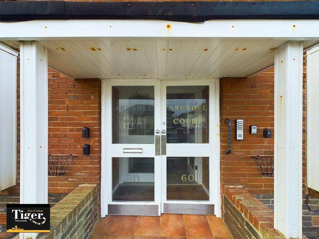 CAM02176G0-PR0429...