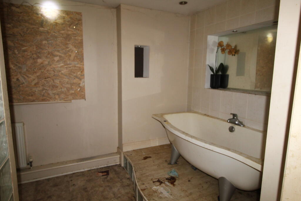 Forest Edge House, Jacobs Walk, Totton, SO40 9JU