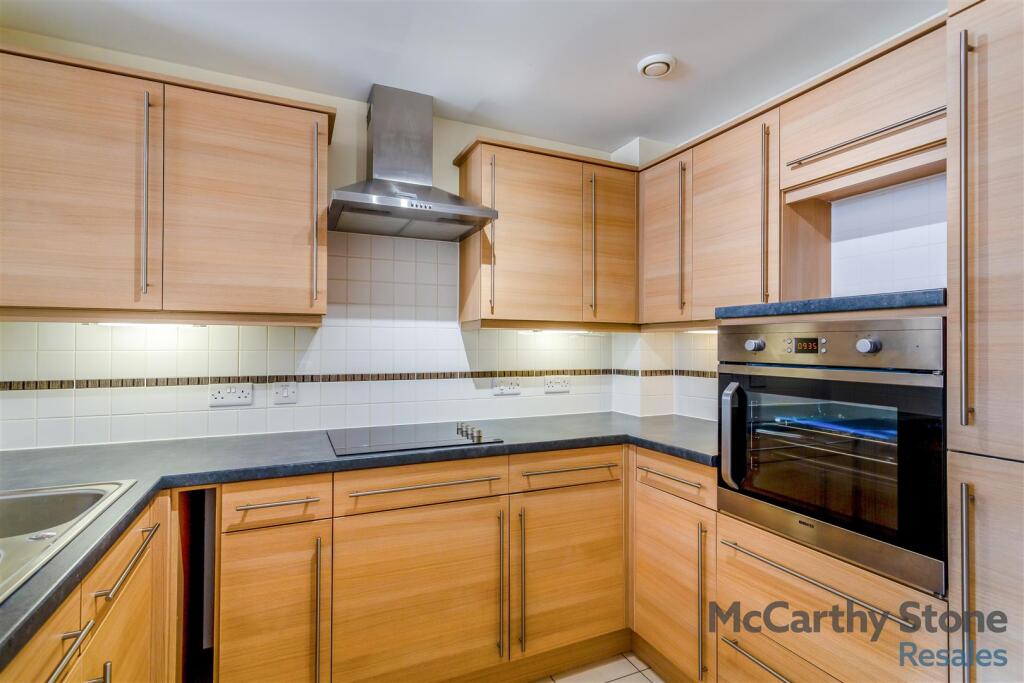 8642747-interior12.jpg