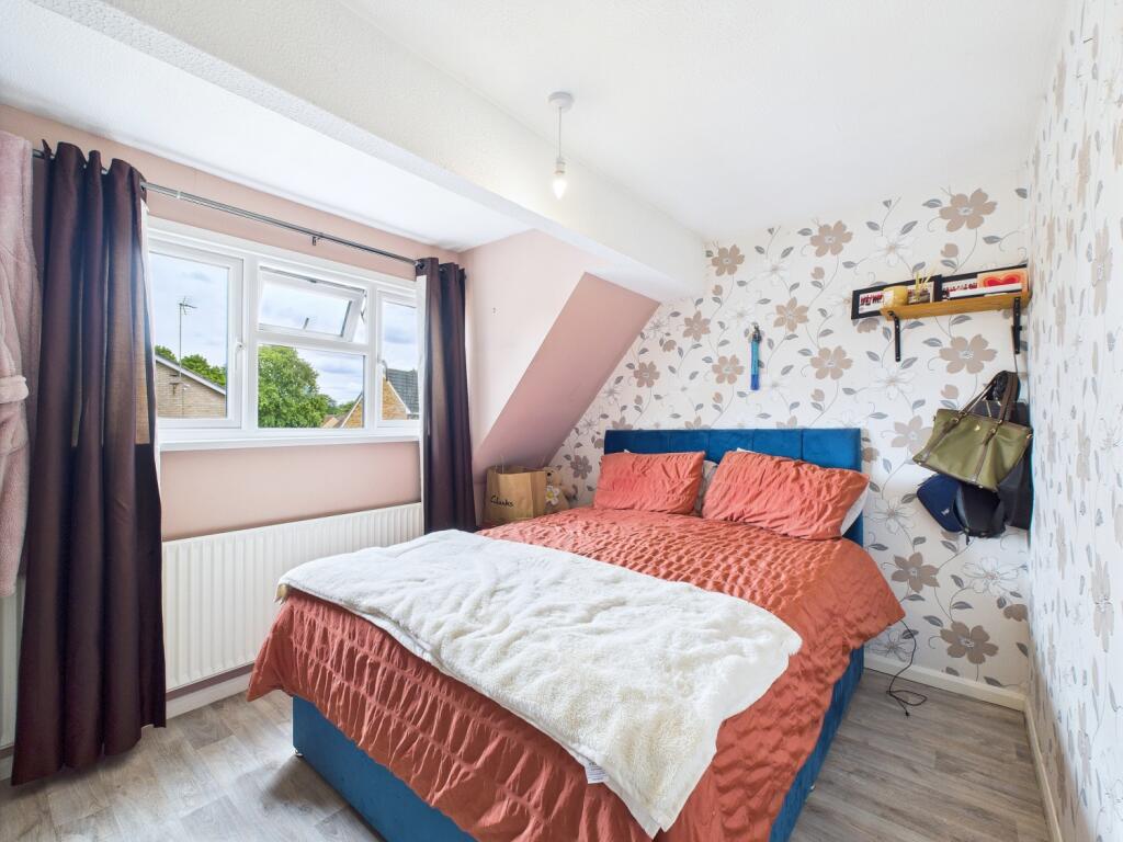 CAM01909G0-PR0373-STILL018