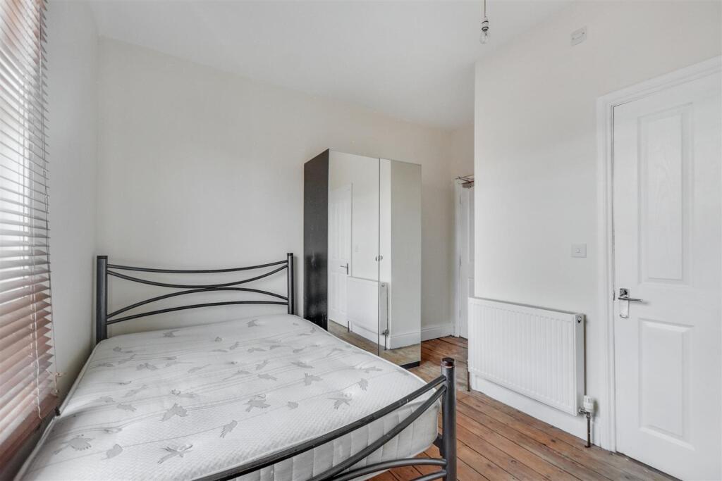 Bedroom 1_1.jpeg