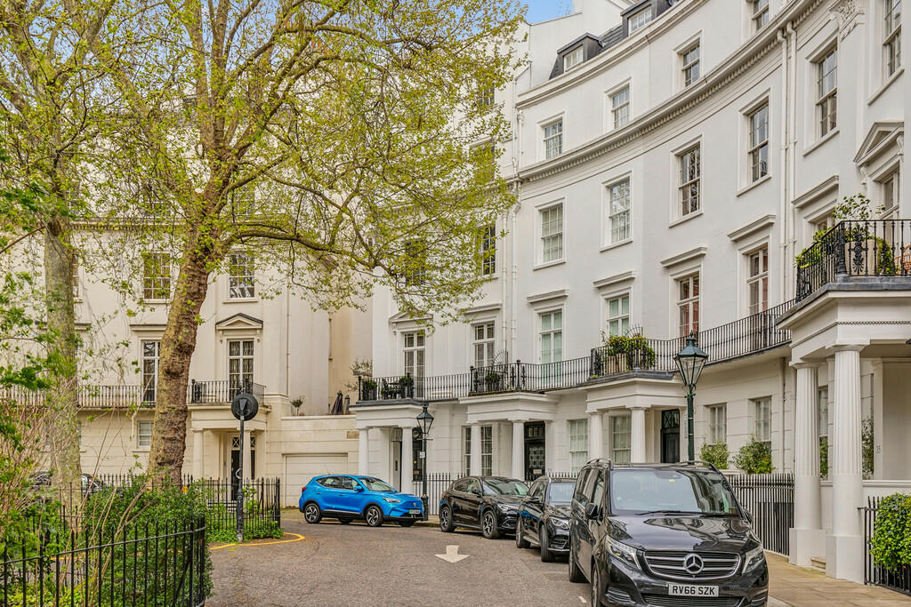 Brompton Square 3...