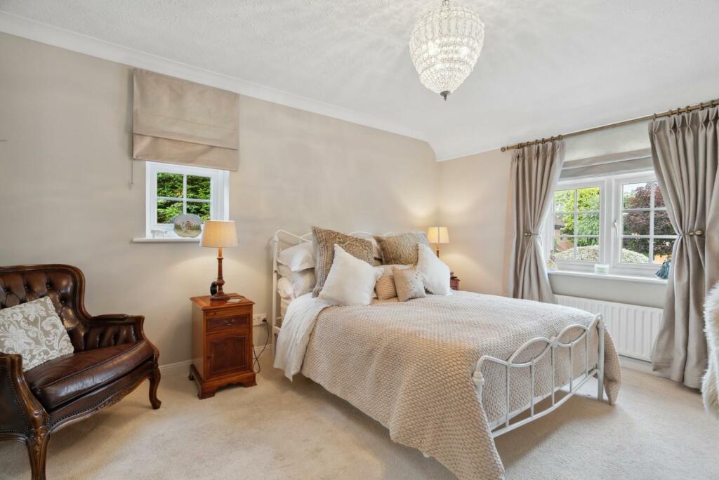 bedroom 1.jpg