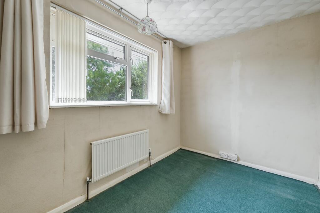 29 Thruxton Road, Havant, Hampshire, PO9 4DG