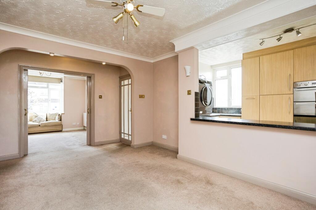 Family room 2