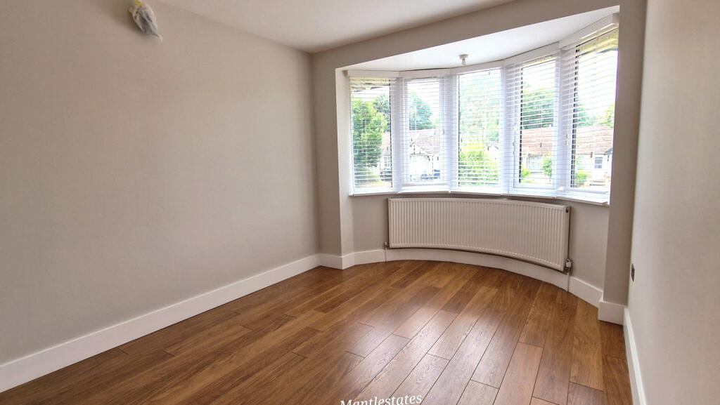 FRONT BEDROOM