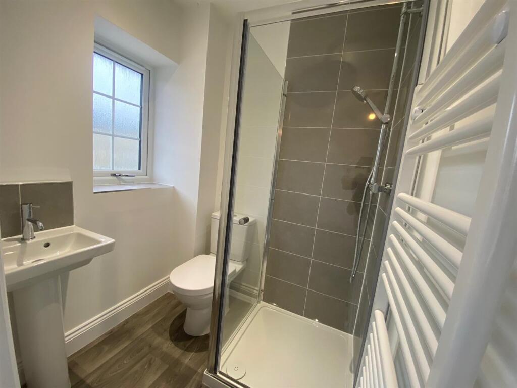EN SUITE.jpg