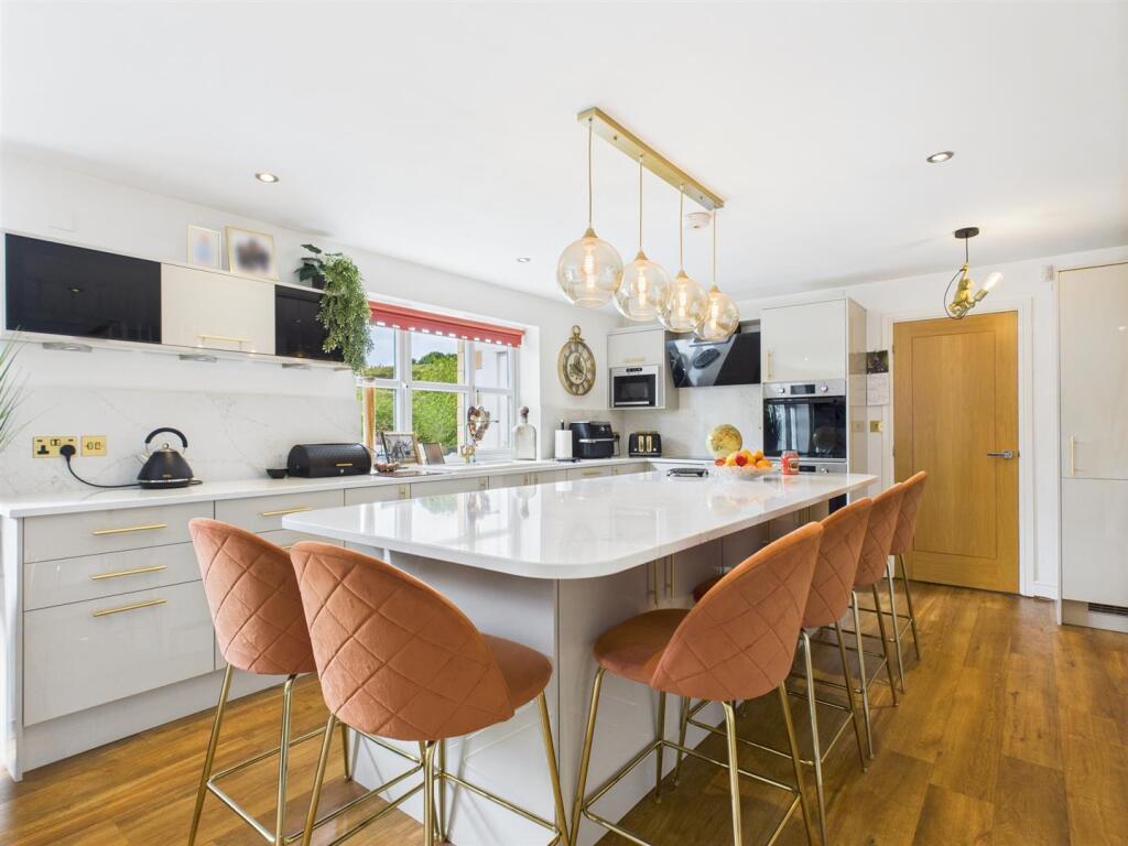 Kitchen/Diner/Family