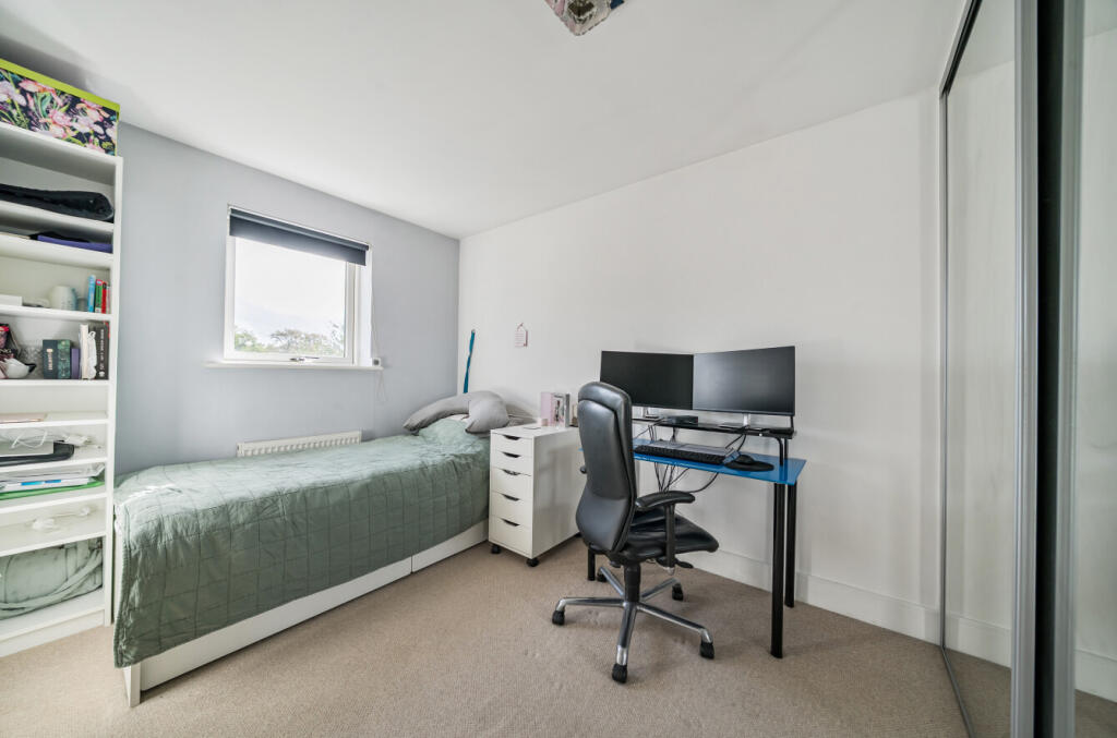 1348538-12-68b805...