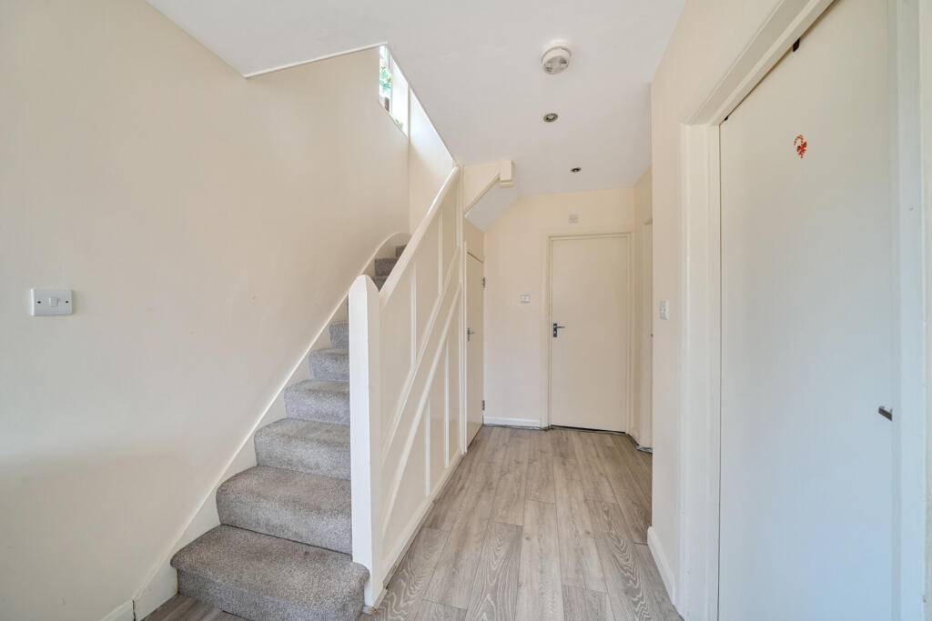 1385554-6-6929a6d...