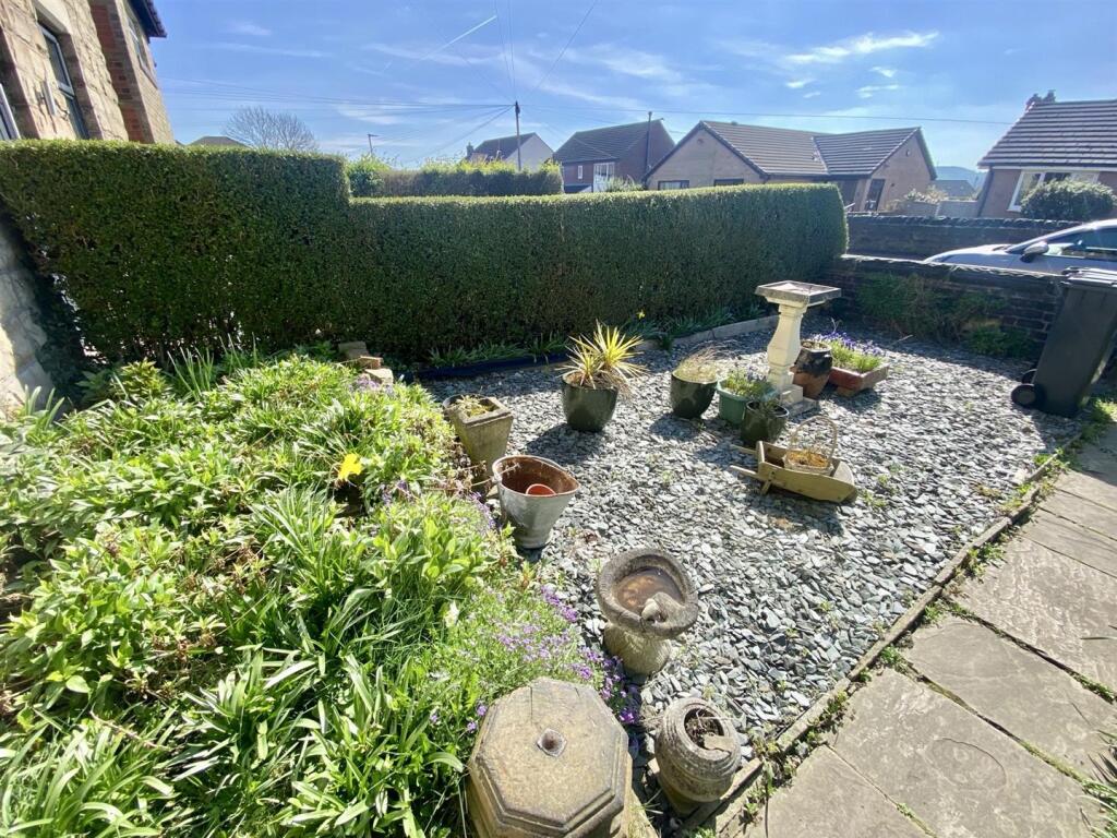 Bramleys Estate Agents - Lee Green - Mirfield (2).