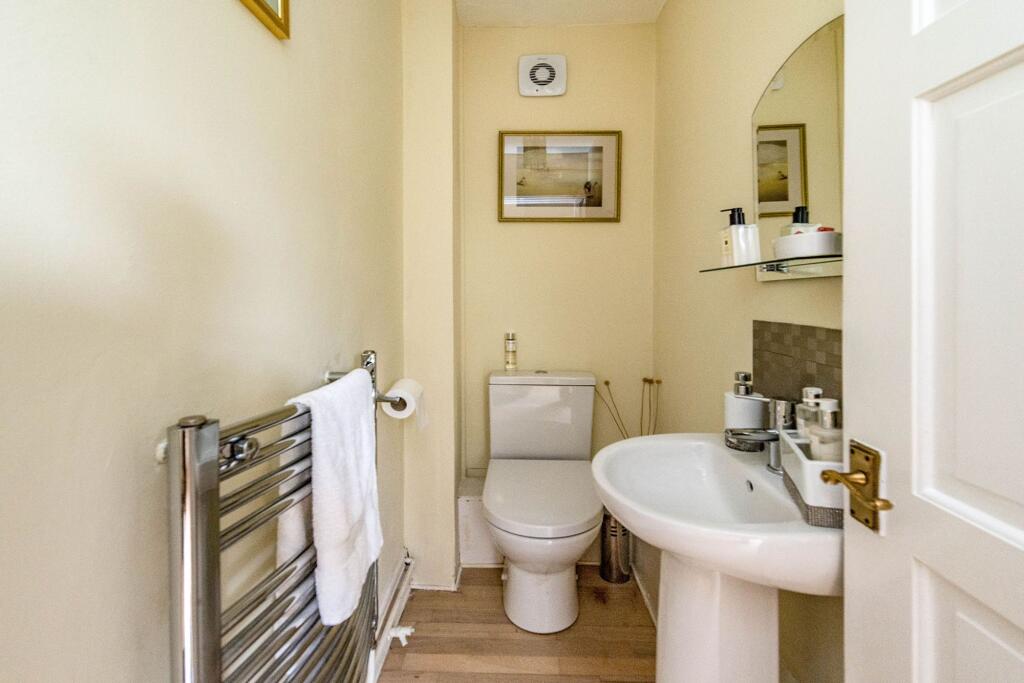 WC HALLWAY AND LANDING
