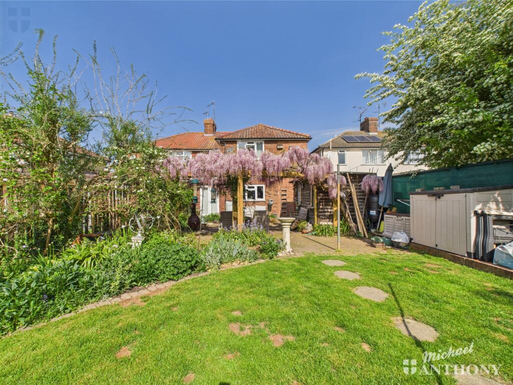 CAM03218G0-PR0629-STILL009