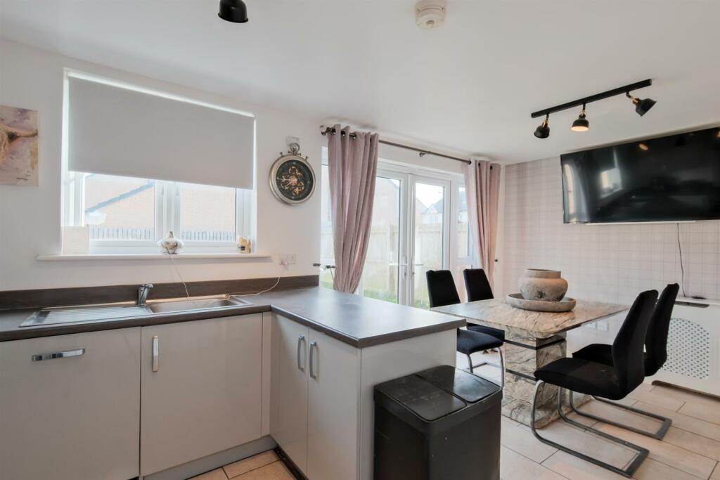 016-14 Brock Place Motherwell ML1 1AH.jpg