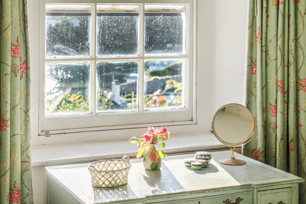 1372752-26-691b6b36396bf