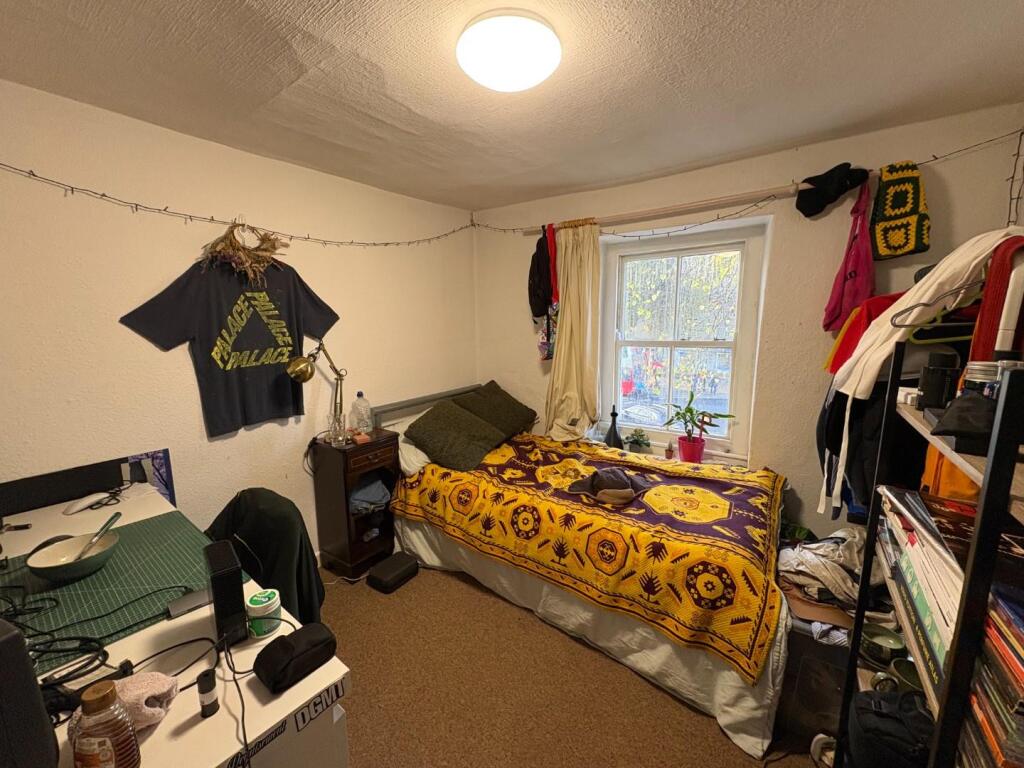 Bedroom 1.jpeg
