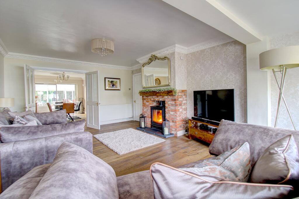 Lounge to Dining