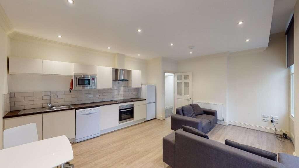 Flat_4_8_St_James_Row