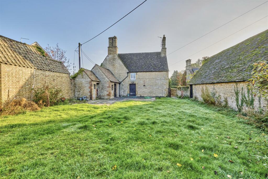 Ivy Cottage Thorpe Waterville-21.jpg