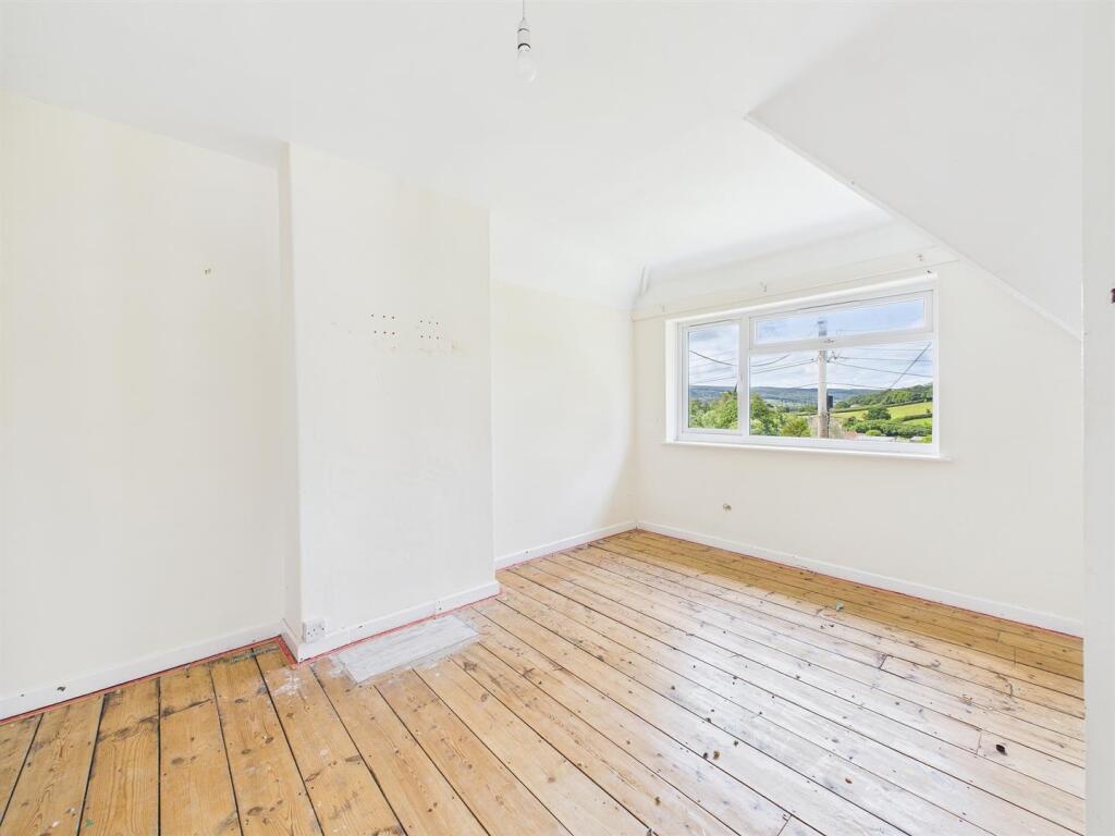 10 - Semi-detached House for Auction, Butcombe.jpg