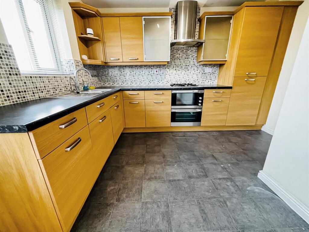Fitted Dining Kitchen: