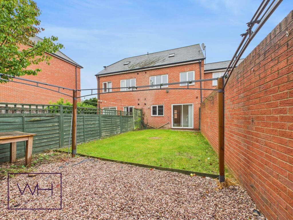 CAM03785G0-PR0303-ST