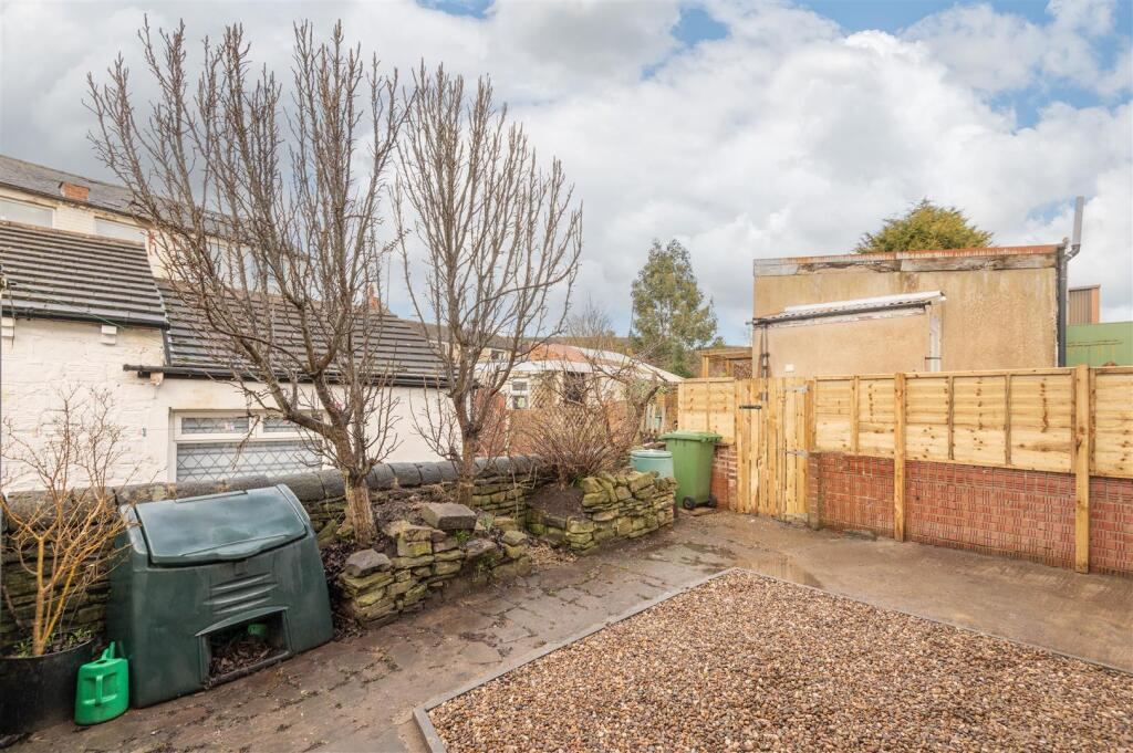 30 - 208 Halifax Road WF16 0DU.jpg